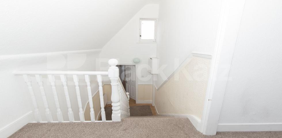 			Huge Two Bed Apartment !, 2 Bedroom, 1 bath, 1 reception Flat			 Green lanes, Turnpike Lane, N8